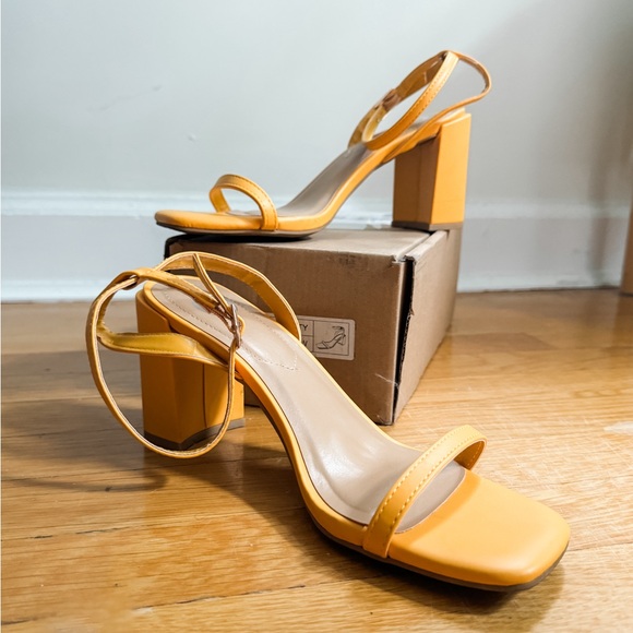 Journee Collection - Yellow Chastity Sandal - Picture 2 of 7